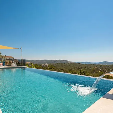 Luxury - Sea La Vie Holiday home