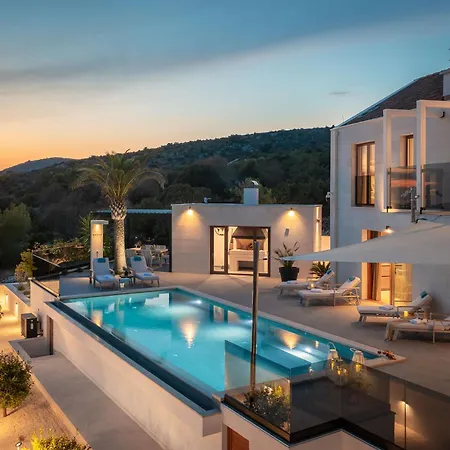 Luxury - Sea La Vie
