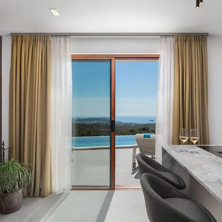 Luxury - Sea La Vie Holiday home *