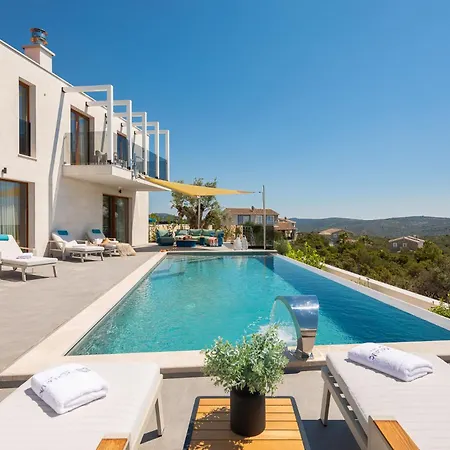 Luxury - Sea La Vie *